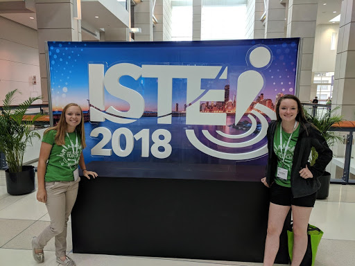 Rachel Wilcox and Britney Bubar presenting at ISTE in Chicago