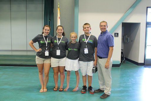 Kern Kelley with student presenters in Porterville, California