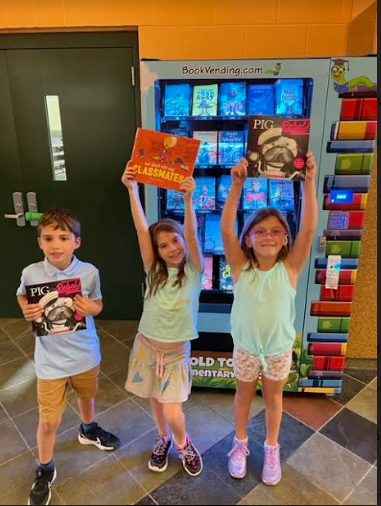 Old Town Elementary Students with books