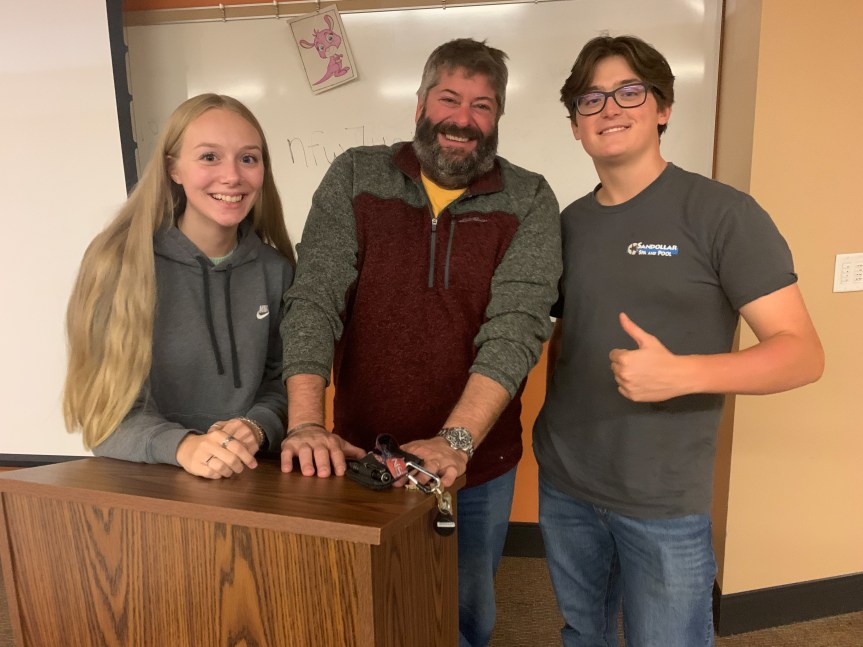 Kevin Napolillo and students