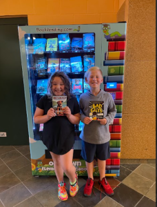 Old Town Elementary Students with books