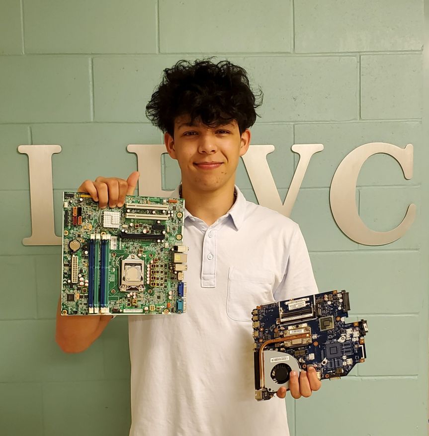 Lake Region Vocational Center Honors Omar Elalam as CTE Student of the&nbsp;Year