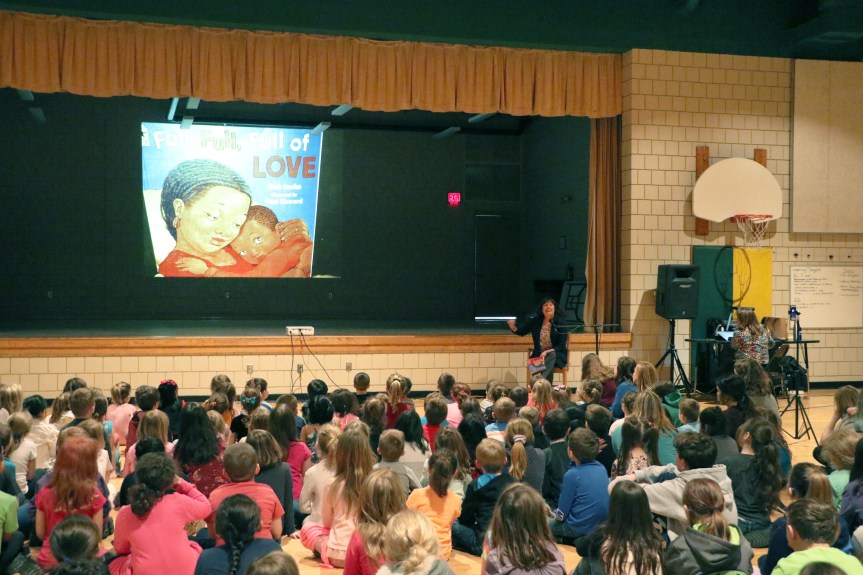 Lincoln Elementary Helps Kick of 5th Annual “Read to ME”&nbsp;Challenge