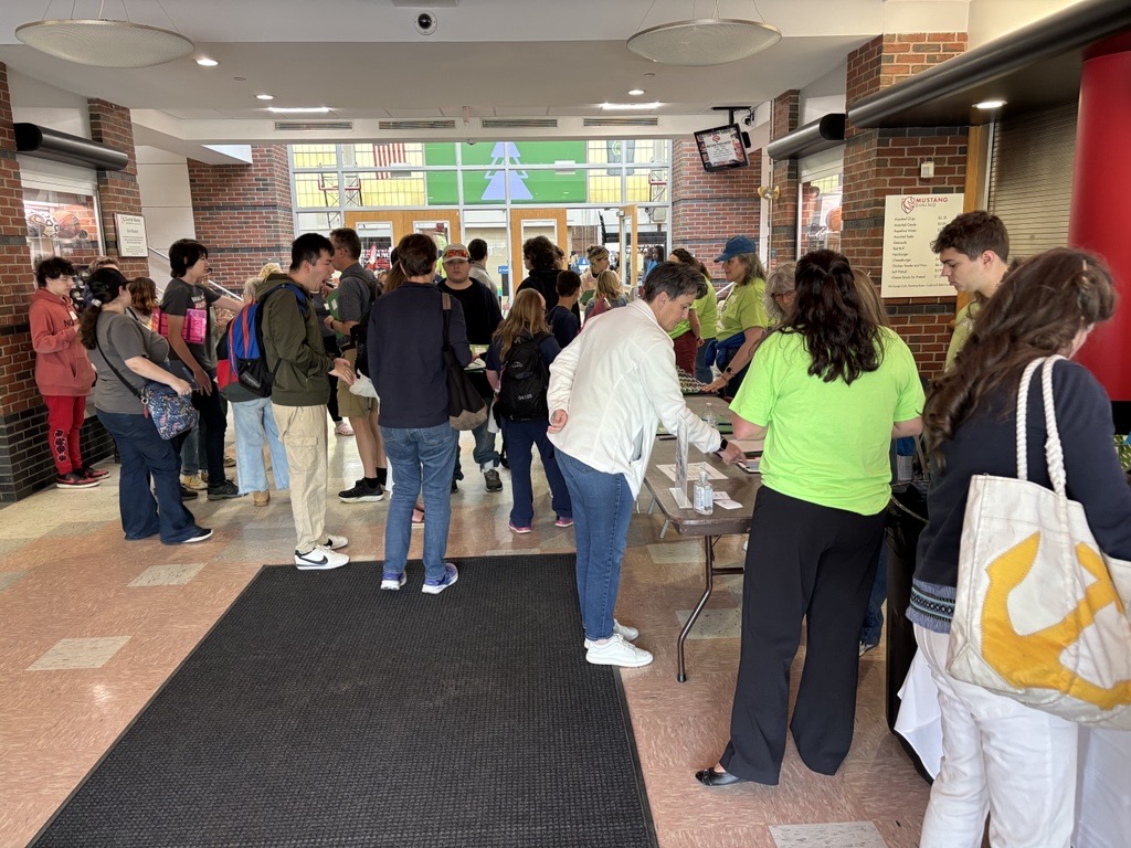 Students and summit participants arriving to the Third Annual Maine DOE ‘I Belong’ Youth Summit.